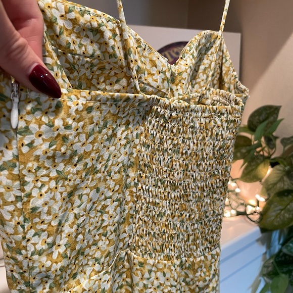 Beautiful Midi, Balconette Floral Summer Dress - Picture 6 of 10